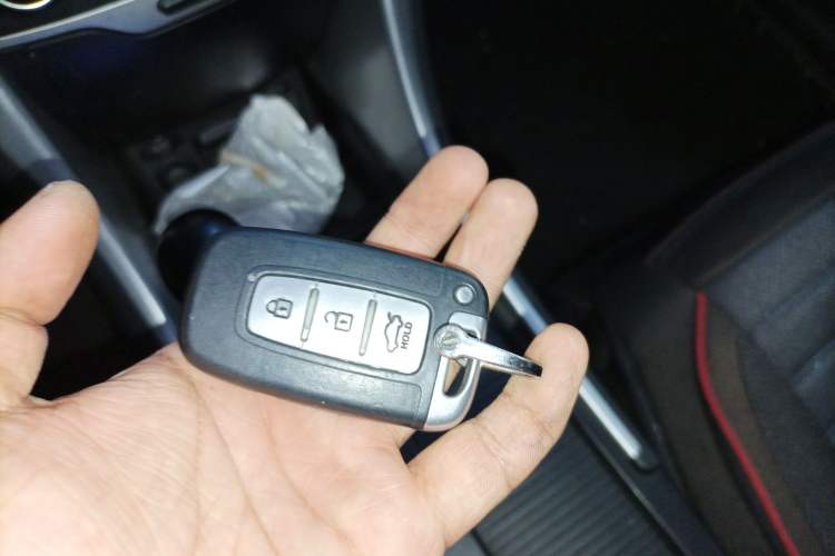 Used Hyundai Sonata 2014 2.0L Automatic Luxury Edition Vehicle Key