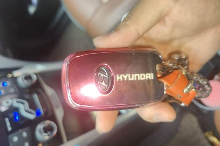 Used Hyundai Sonata 2014 2.4L Automatic Leading Edition China IV Standard Vehicle Key