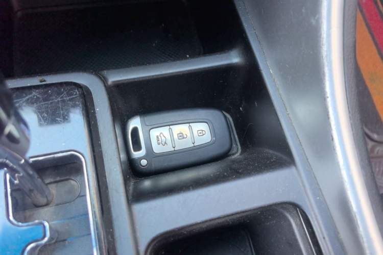 Used Hyundai Sonata 2014 2.4L Automatic Leading Edition China IV Standard Vehicle Key