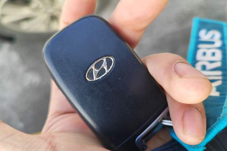 Used Hyundai Sonata 2014 2.0L Automatic Luxury Edition Vehicle Key