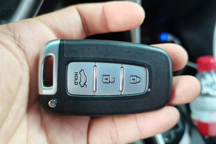 Used Hyundai Sonata 2014 2.0L Automatic Luxury Edition Vehicle Key