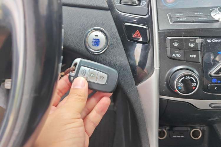 Used Hyundai Sonata 2014 2.0L Automatic Luxury Edition Vehicle Key