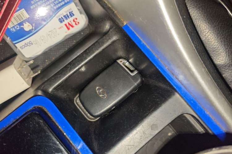 Used Hyundai Sonata 2014 2.4L Automatic Leading Edition China IV Standard Vehicle Key