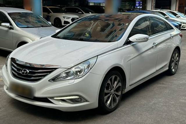 Used Hyundai Sonata 2014 2.4L Automatic Luxury Version China IV Standard