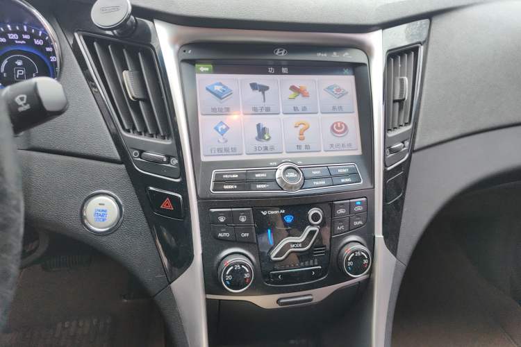 Used Hyundai Sonata 2014 2.0L Automatic Luxury Edition Audio And AC Panel