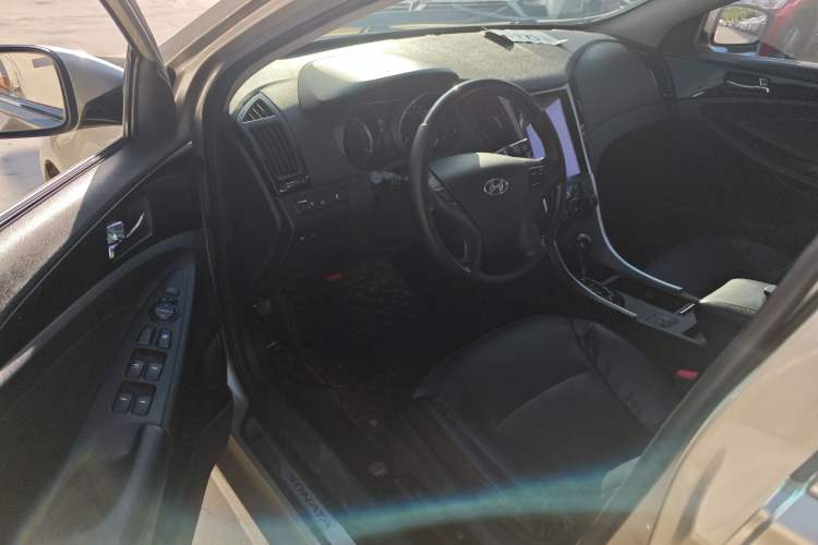Used Hyundai Sonata 2014 2.4L Automatic Luxury Version China IV Standard Driver Seat