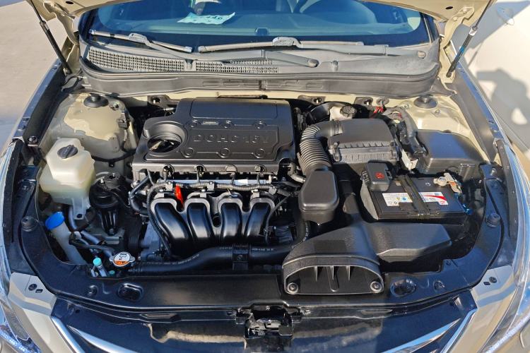 Used Hyundai Sonata 2014 2.4L Automatic Luxury Version China IV Standard Engine Bay
