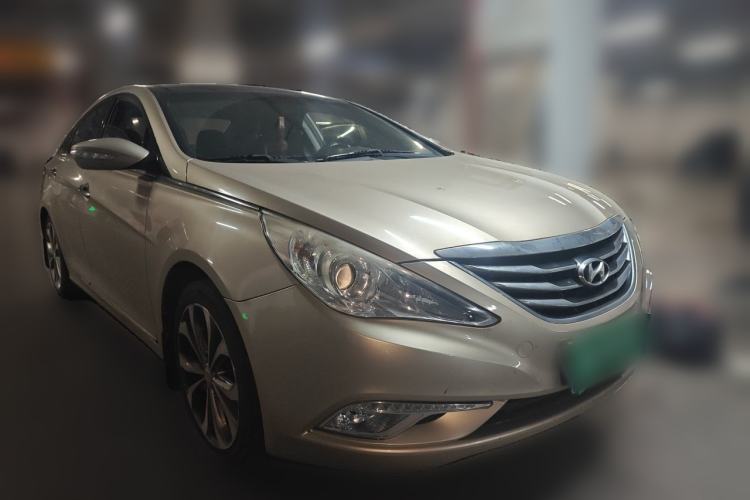 Used Hyundai Sonata 2014 2.0L Automatic Prestige Edition Front Right 45 Deg