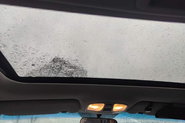 Used Hyundai Sonata 2014 2.0L Automatic Luxury Edition Headliner