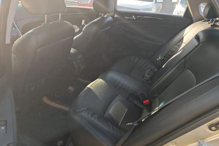 Used Hyundai Sonata 2014 2.4L Automatic Luxury Version China IV Standard Left Rear Seat