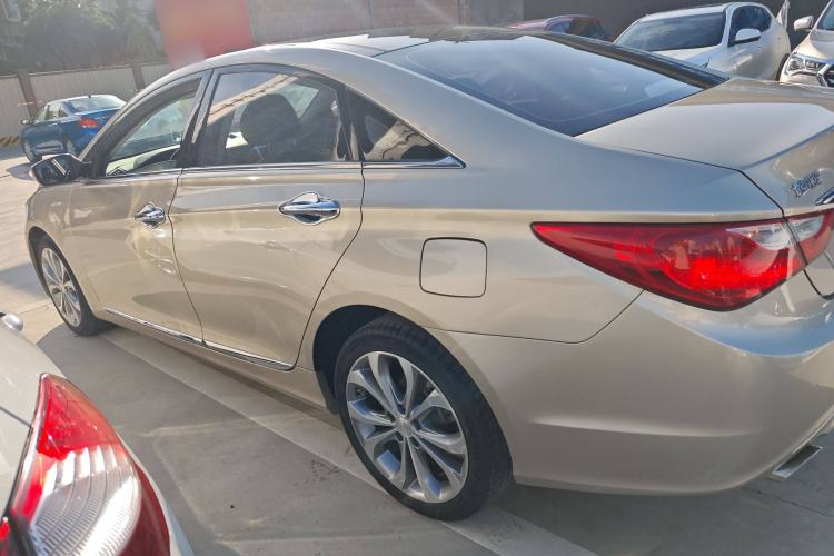 Used Hyundai Sonata 2014 2.4L Automatic Luxury Version China IV Standard Left Side