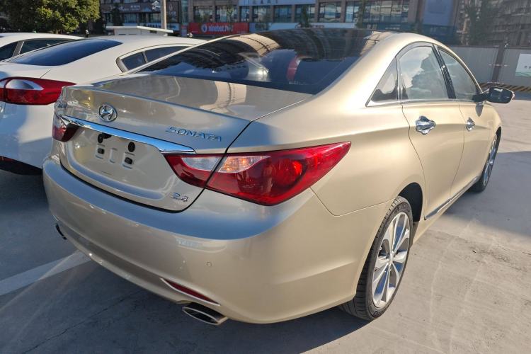 Used Hyundai Sonata 2014 2.4L Automatic Luxury Version China IV Standard Rear Right 45 Deg