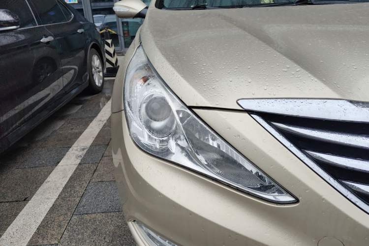 Used Hyundai Sonata 2014 2.0L Automatic Luxury Edition Right Front Headlight