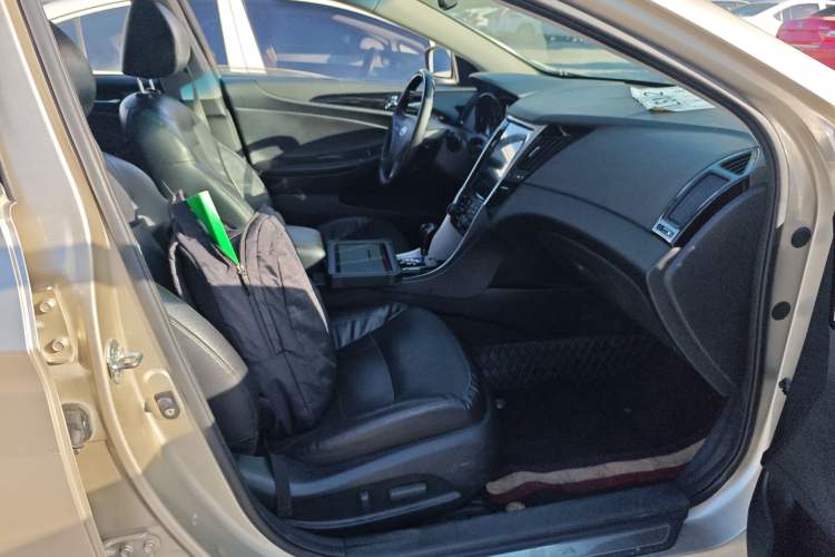 Used Hyundai Sonata 2014 2.4L Automatic Luxury Version China IV Standard Right Front Seat