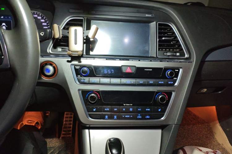Used Hyundai Sonata 2015 1.6T GLS Smart Model Audio And AC Panel