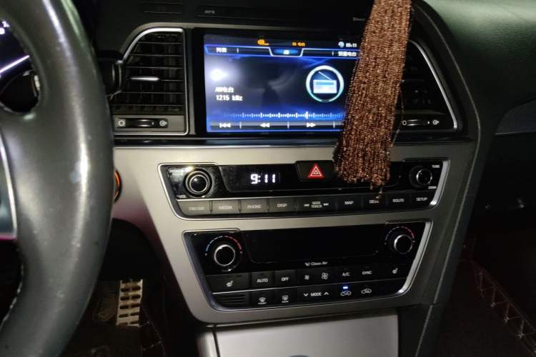 Used Hyundai Sonata 2015 1.6T GLS Smart Model Audio And AC Panel