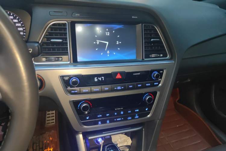 Used Hyundai Sonata 2015 1.6T DLX Prestige Model Audio And AC Panel