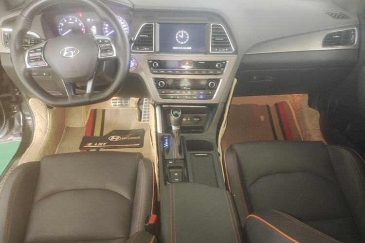 Used Hyundai Sonata 2015 1.6T GLX Advanced Model Center Console