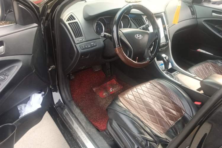 Used Hyundai Sonata 2015 Classic 2.0L Automatic Leading Edition Driver Seat