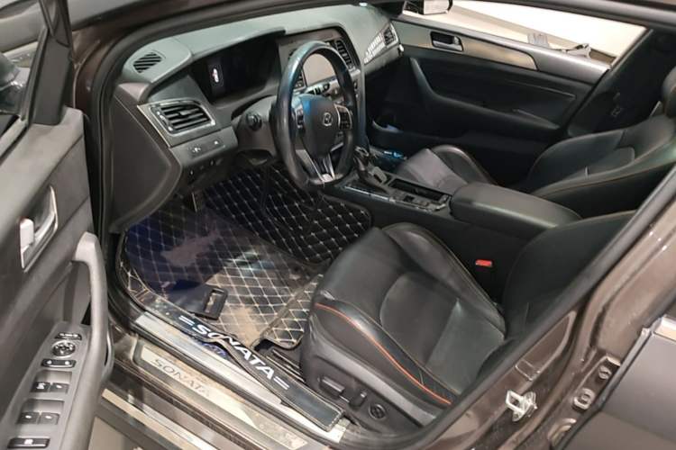 Used Hyundai Sonata 2015 1.6T DLX Prestige Model Driver Seat
