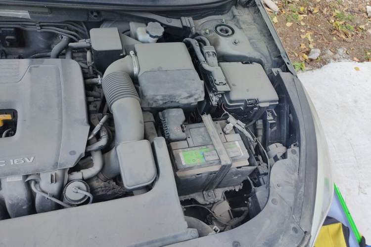 Used Hyundai Sonata 2015 2.0L GLS Smart Model Engine Bay Left
