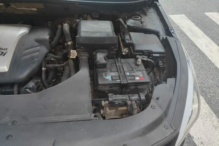Used Hyundai Sonata 2015 1.6T DLX Prestige Model Engine Bay Left