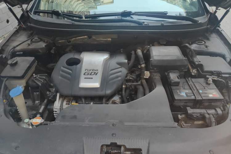 Used Hyundai Sonata 2015 1.6T DLX Prestige Model Engine Bay