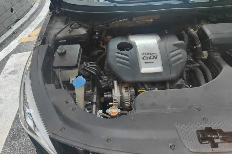 Used Hyundai Sonata 2015 1.6T DLX Prestige Model Engine Bay Right