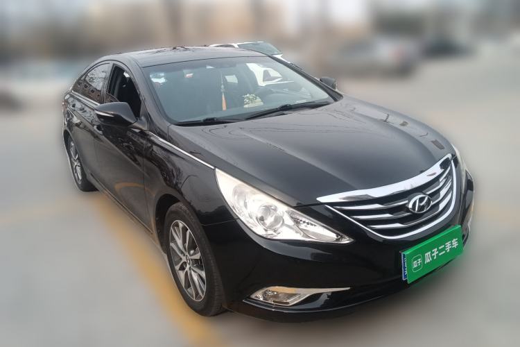 Used Hyundai Sonata 2015 Classic 2.0L Automatic Leading Edition Front Right 45 Deg