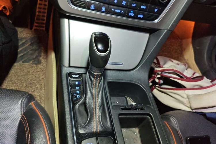 Used Hyundai Sonata 2015 1.6T GLS Smart Model Gear Lever