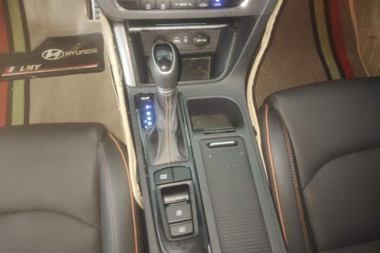 Used Hyundai Sonata 2015 1.6T GLX Advanced Model Gear Lever