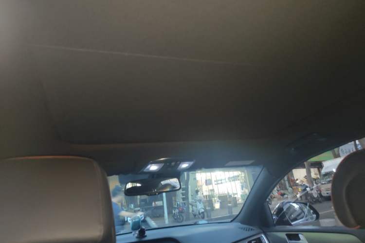 Used Hyundai Sonata 2015 1.6T DLX Prestige Model Headliner