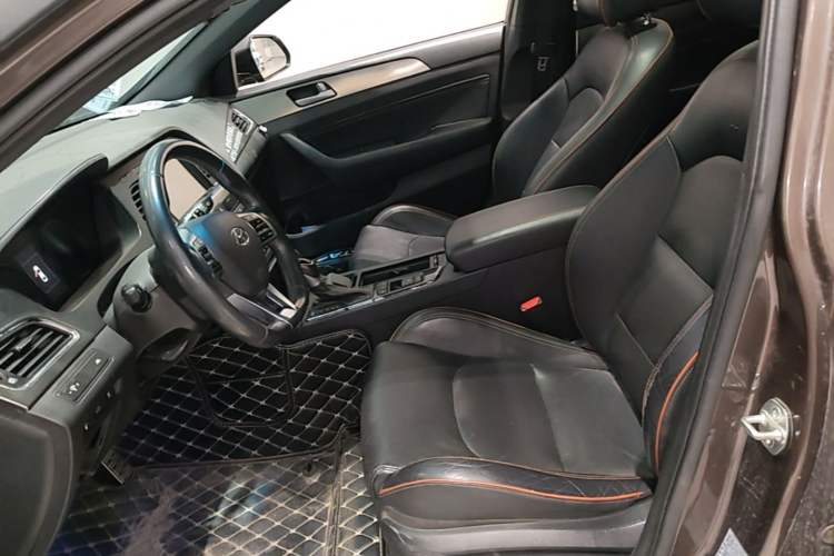 Used Hyundai Sonata 2015 1.6T DLX Prestige Model Left Front Seat