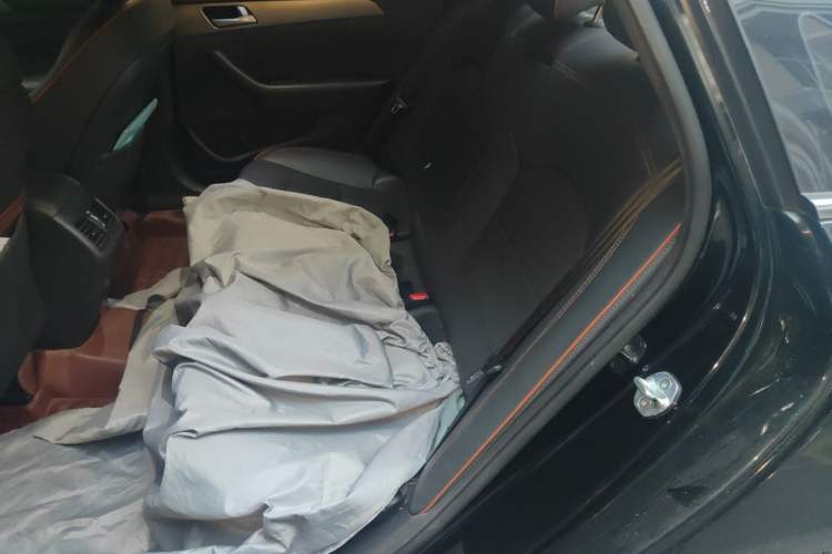 Used Hyundai Sonata 2015 1.6T DLX Prestige Model Left Rear Seat