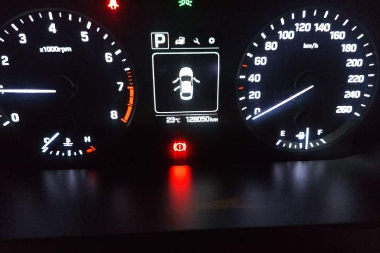 Used Hyundai Sonata 2015 1.6T GLS Smart Model Odometer Close Up
