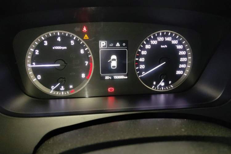 Used Hyundai Sonata 2015 1.6T GLS Smart Model Odometer Close Up