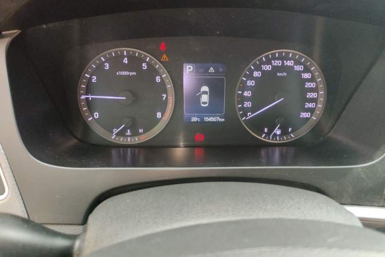Used Hyundai Sonata 2015 2.0L GLS Smart Model Odometer Close Up