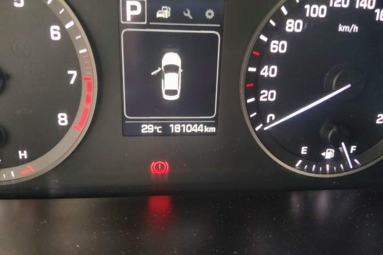 Used Hyundai Sonata 2015 1.6T GLS Smart Model Odometer Close Up