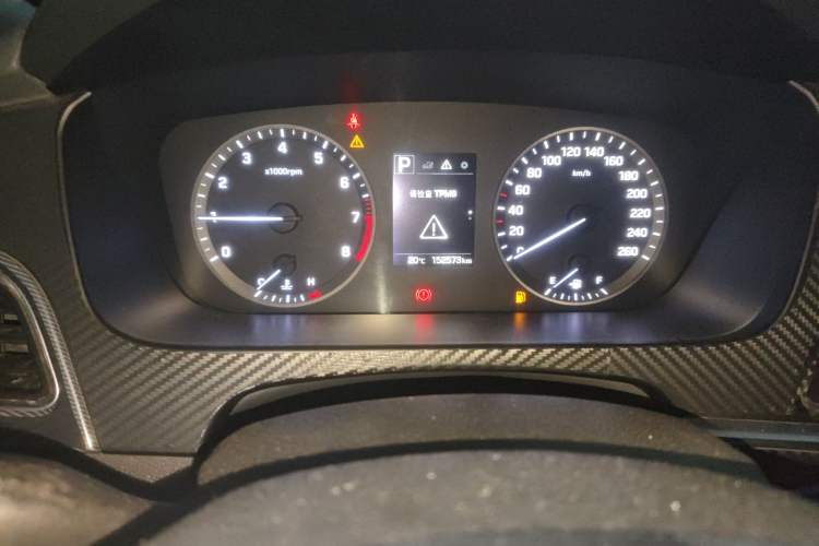 Used Hyundai Sonata 2015 1.6T GLS Smart Model Odometer Close Up