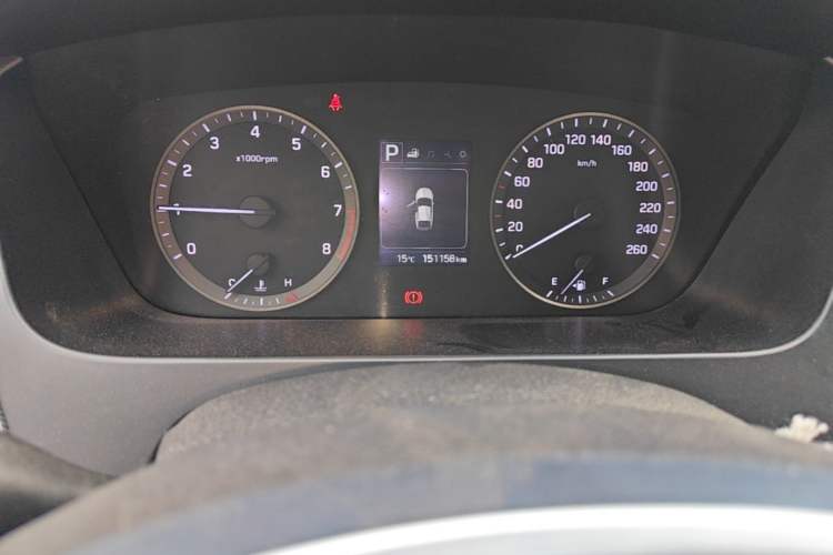 Used Hyundai Sonata 2015 1.6T GLS Smart Model Odometer Close Up