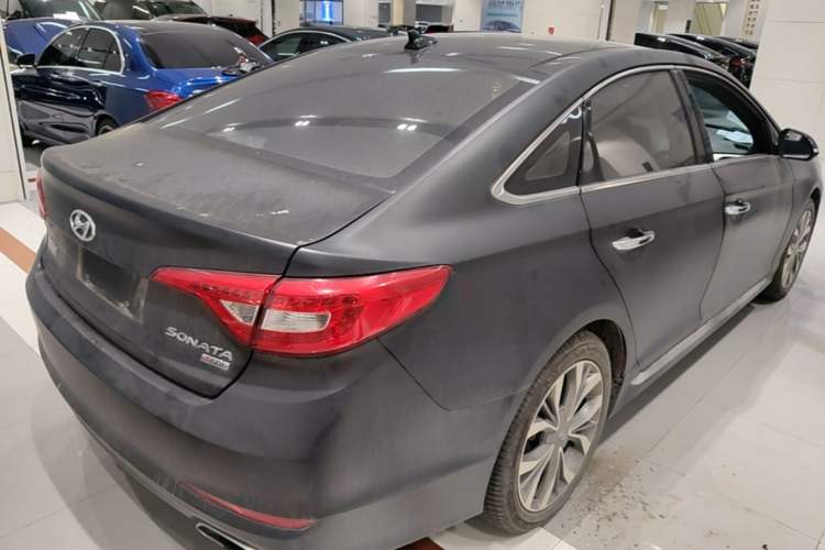 Used Hyundai Sonata 2015 1.6T DLX Prestige Model Rear Right 45 Deg
