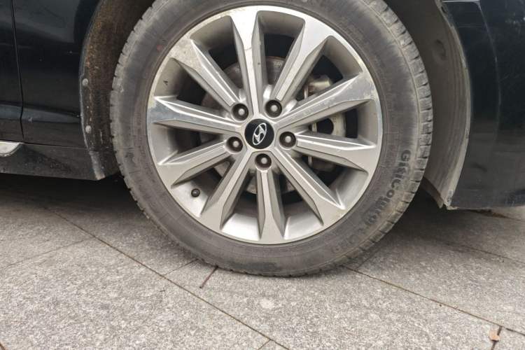Used Hyundai Sonata 2015 1.6T GLS Smart Model Right Front Wheel Hub