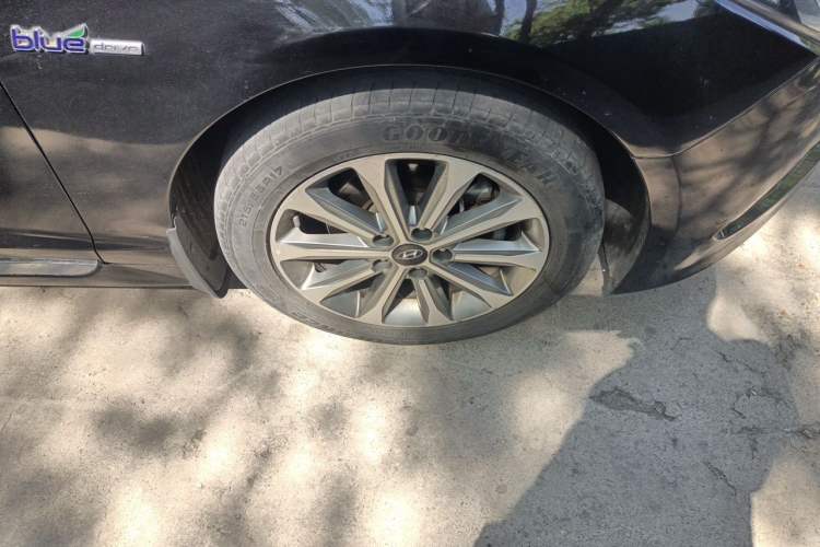 Used Hyundai Sonata 2015 1.6T GLS Smart Model Right Front Wheel Hub