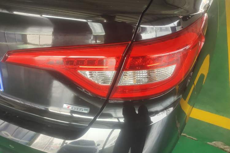 Used Hyundai Sonata 2015 1.6T GLX Advanced Model Right Rear Taillight
