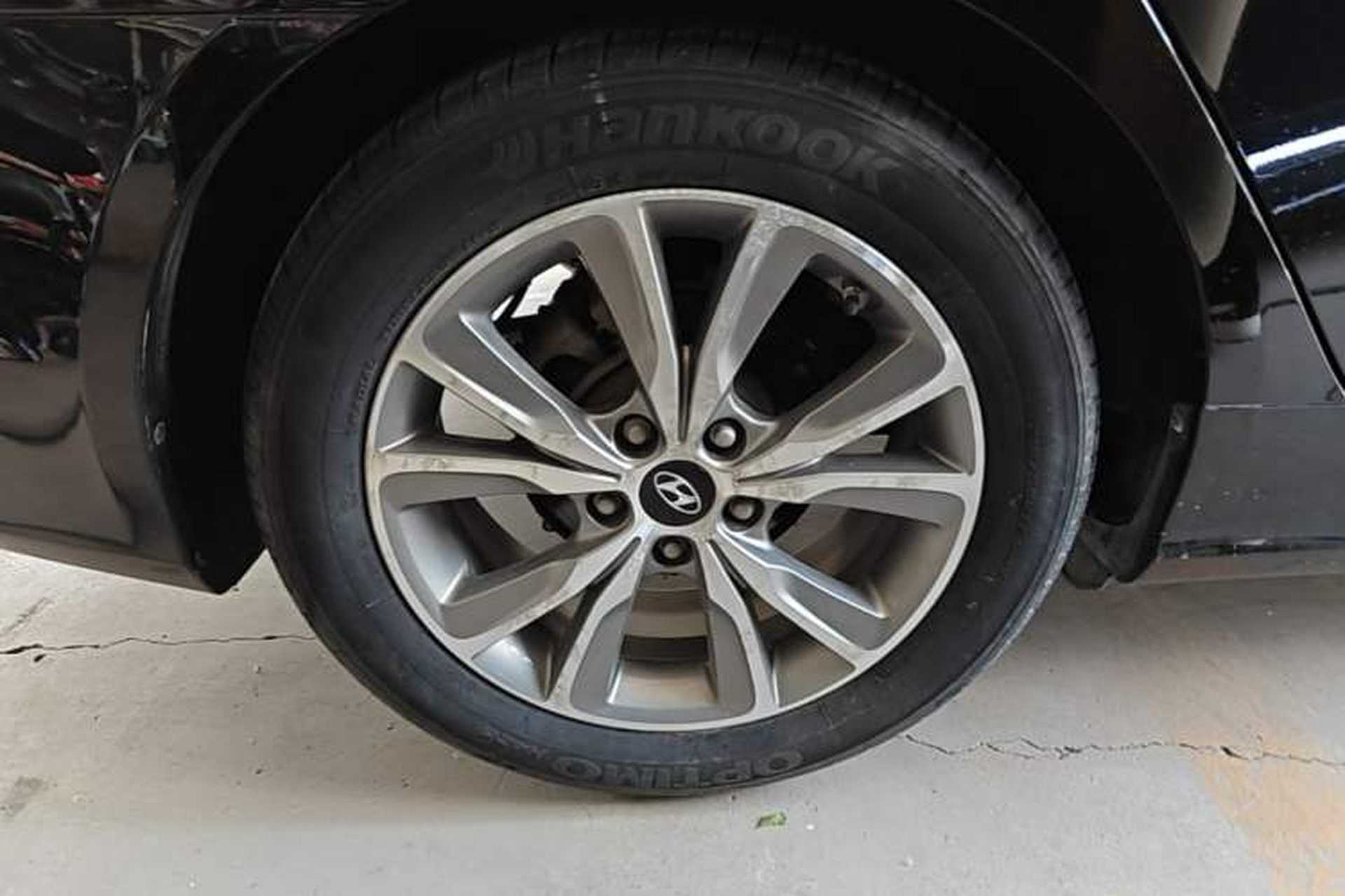 Used Hyundai Sonata 2015 Classic 2.0L Automatic Luxury Edition Right Rear Wheel Hub