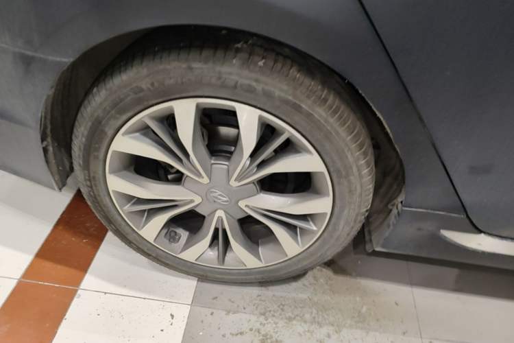 Used Hyundai Sonata 2015 1.6T DLX Prestige Model Right Rear Wheel Hub