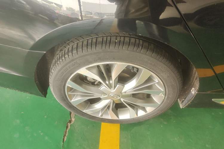Used Hyundai Sonata 2015 1.6T GLX Advanced Model Right Rear Wheel Hub