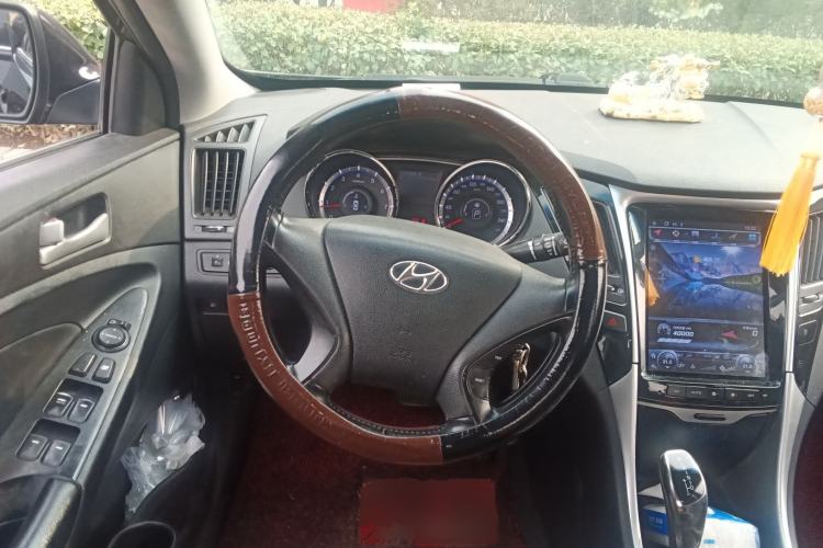 Used Hyundai Sonata 2015 Classic 2.0L Automatic Leading Edition Steering Wheel