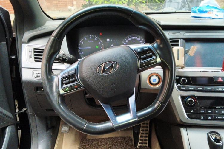 Used Hyundai Sonata 2015 1.6T GLS Smart Model Steering Wheel