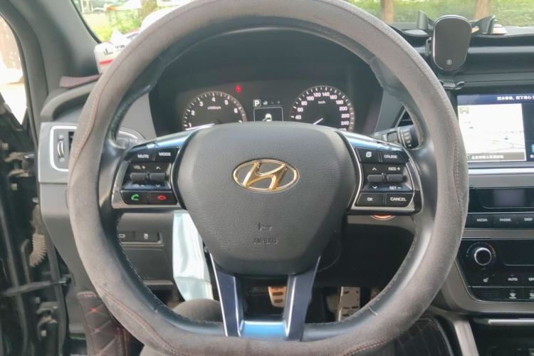 Used Hyundai Sonata 2015 1.6T GLS Smart Model Steering Wheel